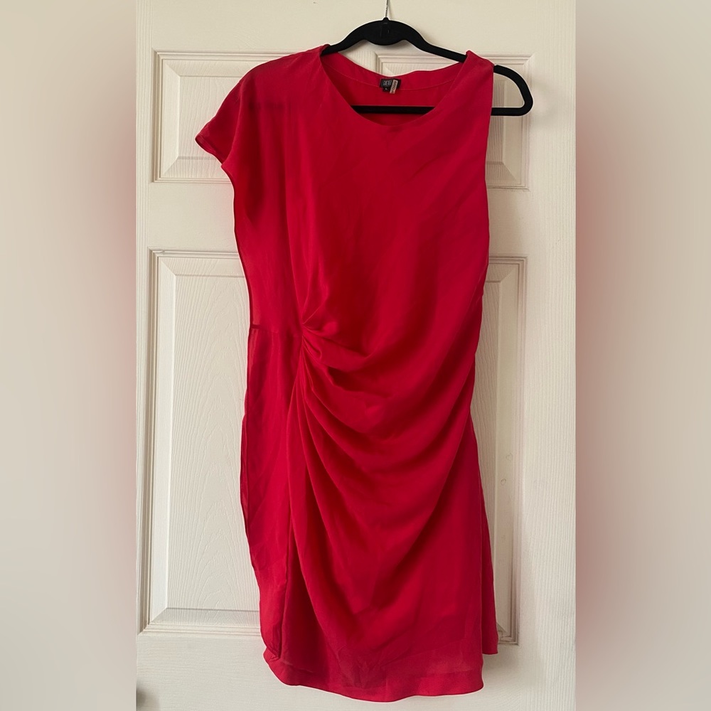 Dress w Side gathers